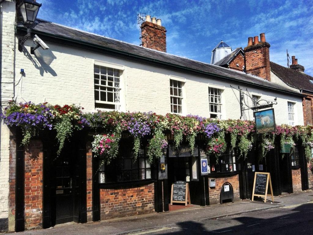 The Lamb Inn Marlborough Extérieur photo