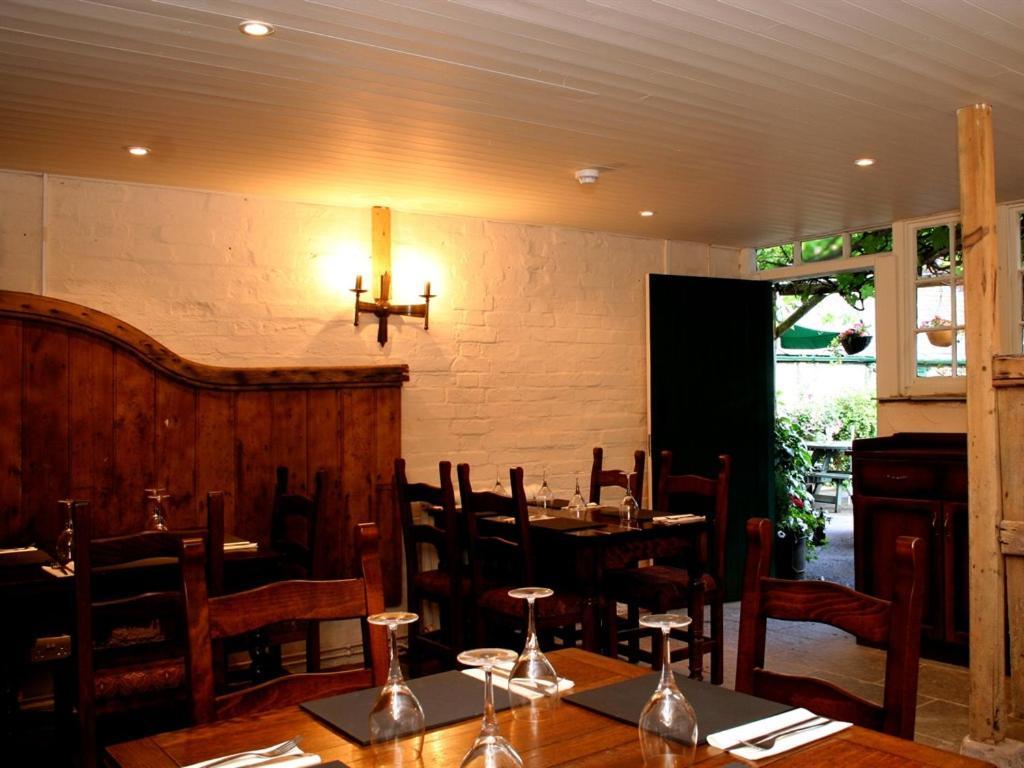 The Lamb Inn Marlborough Extérieur photo